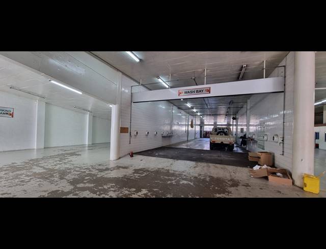5,100M² WAREHOUSE FOR SALE IN LA ROCHELLE